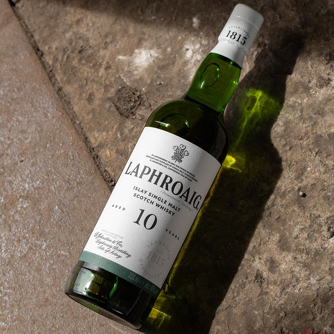 Laphroaig_10YO-700ml_NewPackaging_Lifestyle3