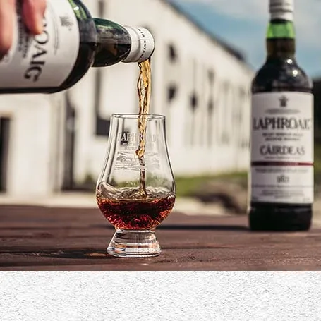 Pouring Laphroaig Cairdeas at the Feis Ile Festival
