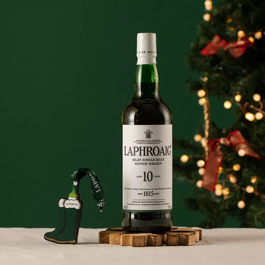Laphroaig_Gift_Guide_10YO