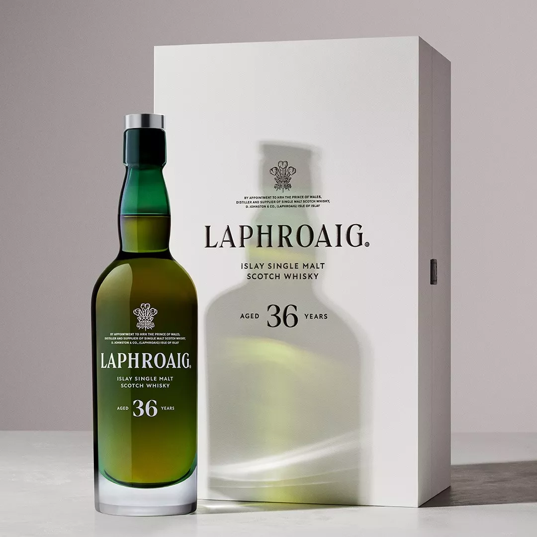 Laphroaig_TheArchive36YO_BottleBox_lifestyle