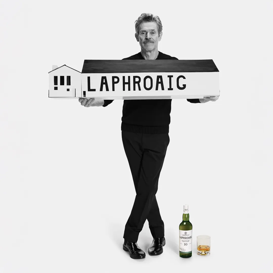 Willem-Dafoe-Laphroaig-10-Year-Old-Whisky