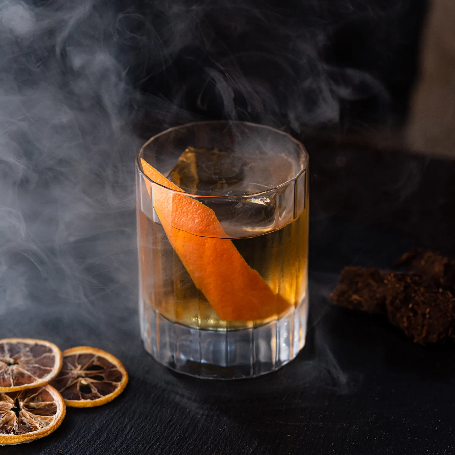 Laphroaig_SmokeSpice_Cocktail_Bold