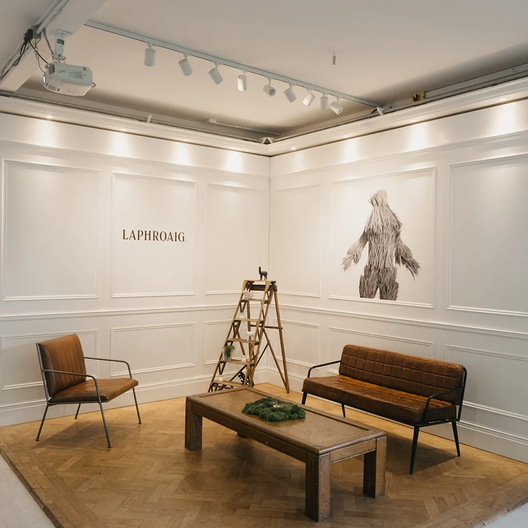 Willem Room Event Honey, Sofa and Ladder